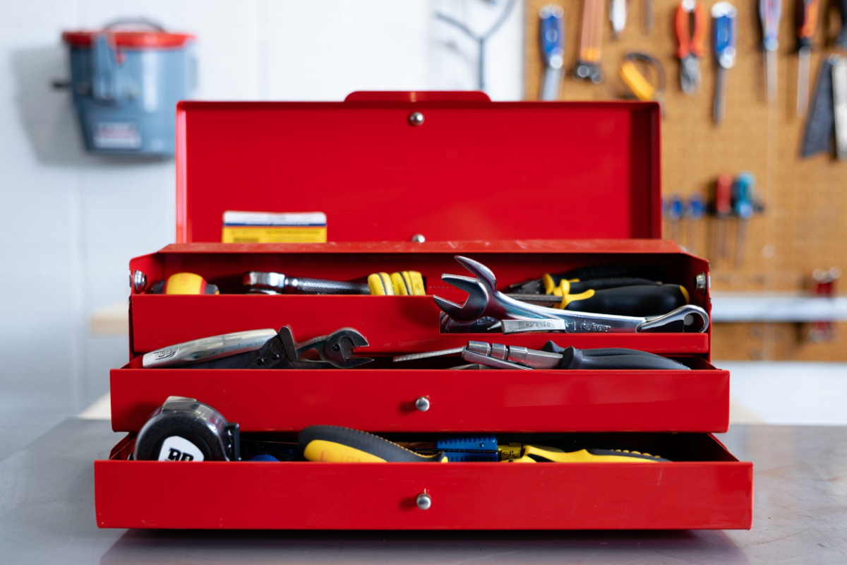 Tool Box Storage Tips: Organize Equipment Easily & Quickly